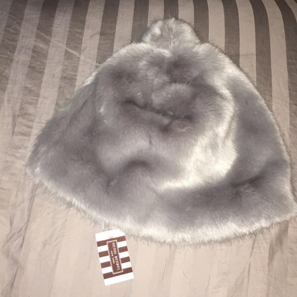 BRAND NEW Henri Bendel Faux Cashemere Beanie